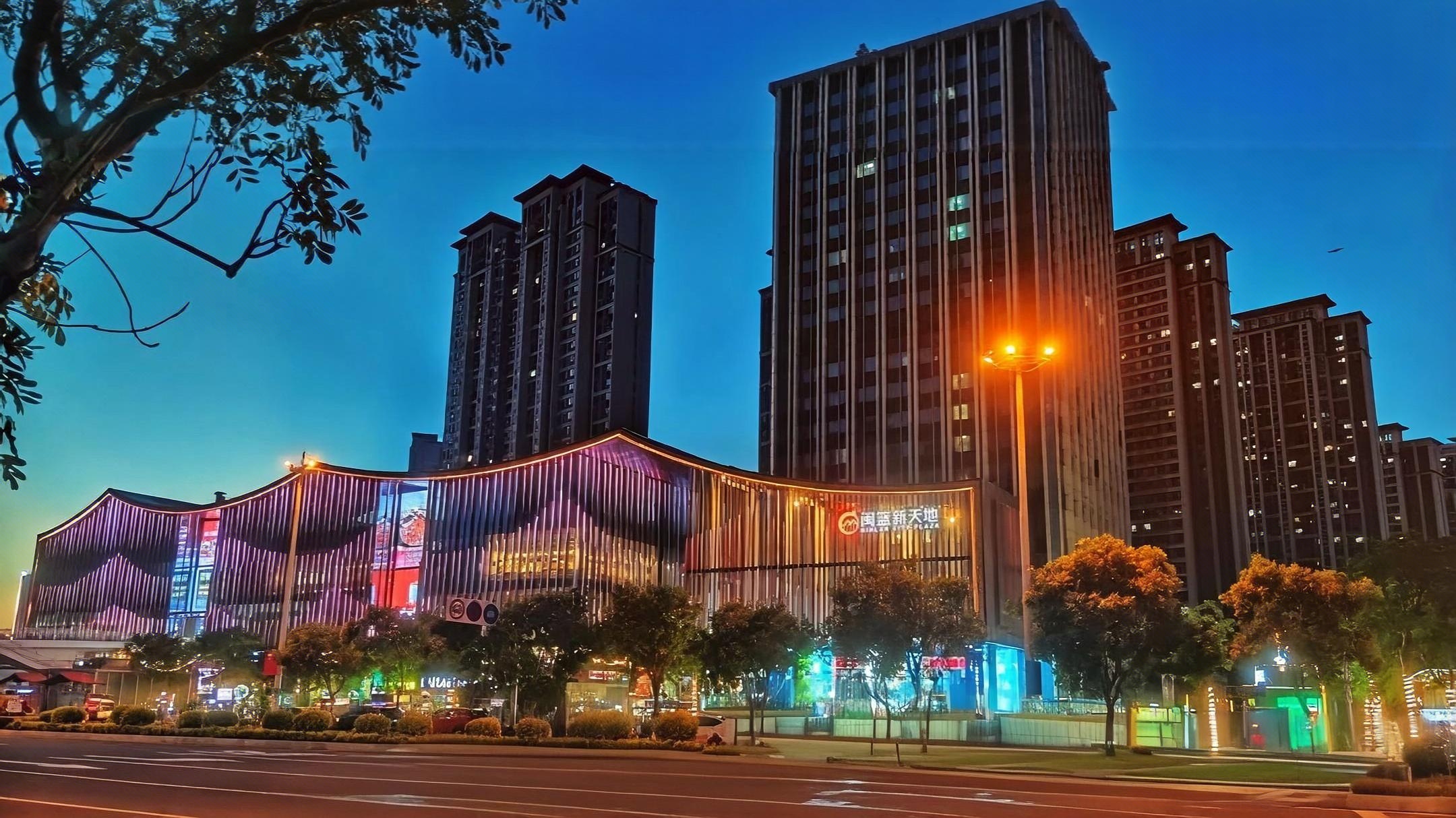 “商场清洁机器人”