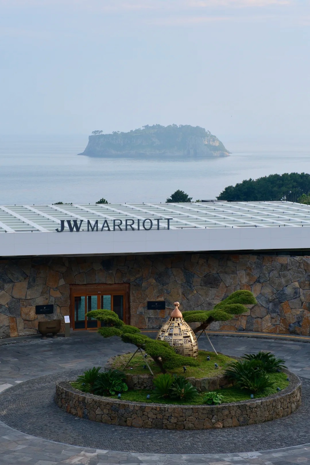 “酒店清洁机器人”